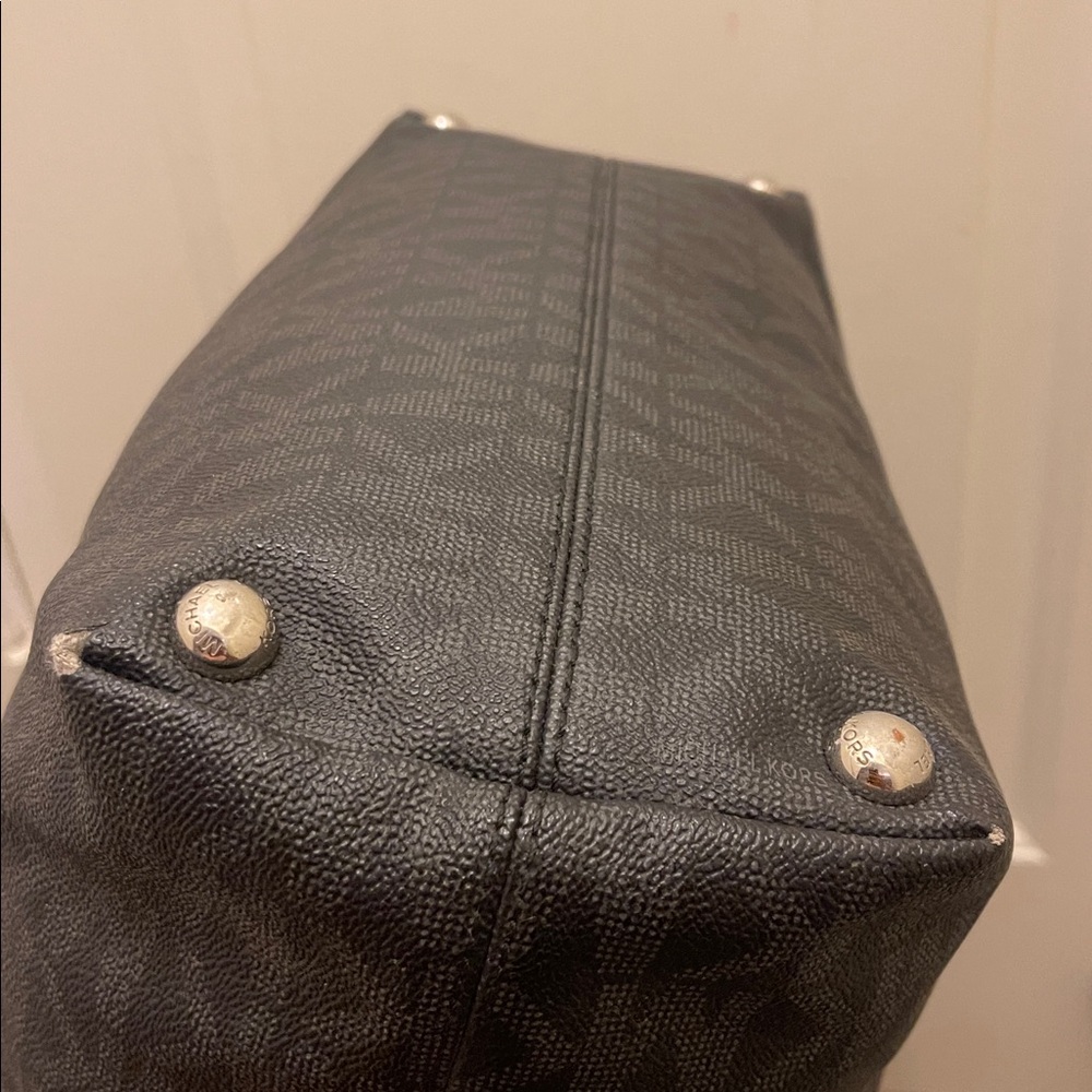 Michael Kors Black Tote Bag. Please read Description Notes - Picture 5 of 16